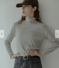 新品タグ付き　UR TECH蓄熱ハイネックメロウプルオーバー　アーバンリサーチ