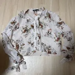 Bershka 花柄リボン付き長袖ブラウス Lのサムネイル