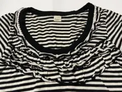 首元フリル　白黒ボーダー Tシャツ　「axes femme」