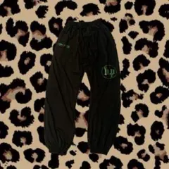 ブラック ロゴプリント カジュアルパンツ