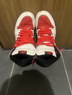 Nike Air Jordan 1 白赤