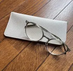 美品 老眼鏡 シニアグラス チタン ブルーライトカット 3.5 ケース付き