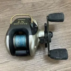 A壁 シマノ バスワンXT 右ハンドル ベイトリール SHIMANOのサムネイル