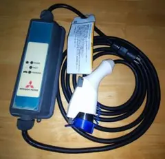 【中古】アウトランダーPHEV　充電ケーブル　9482A332　2018年製のサムネイル