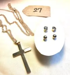 27)クロスネックレス　ピアス2点