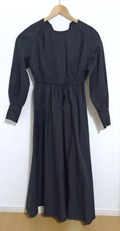nairo　バックカットボリュームワンピース