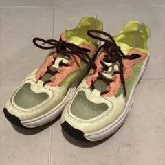 Zara Bershka スニーカー メッシュのサムネイル