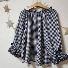 黒と白のギンガムチェック長袖カットソー