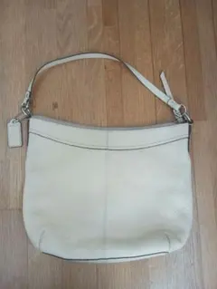 COACH アイボリー レザー ハンドバッグ