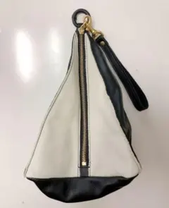 ビームス購入　ティピー　革三角バッグのサムネイル
