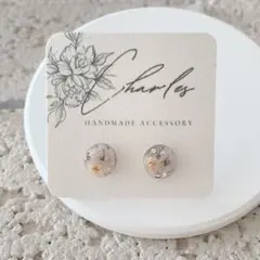 再販⑅◡̈*【NO.606】レジンピアス　かすみ草×ラメスパン　押し花ピアス‎‎