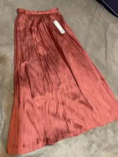 新品・タグ付き！GU サテンエアリーロングスカートＺ