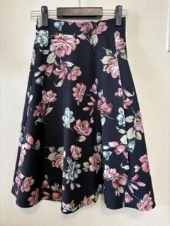 【美品】ネイビー 花柄フレアースカート TOCCO