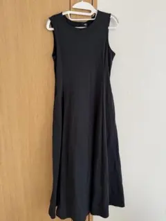 UNIQLO ブラック ノースリーブ ワンピース S