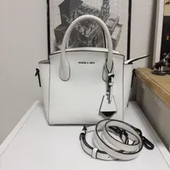 CHARLES & KEITH トラペーズトートバッグ