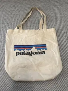 patagonia トートバッグ クリーム色 ロゴ入り