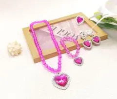 Item thumbnail for item 74a0d511-72c8-44cd-bd9d-e5cf5931b363