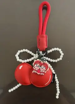 さくらんぼ　crybaby 風　キーホルダー　レッド