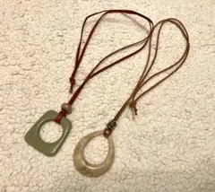 新品　ハンドメイド作品　革紐　ペンダント