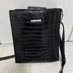 ショルダーバッグ ブラック