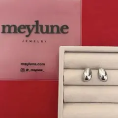 Item thumbnail for item d6dc0cf8-ebe3-4d0d-abc9-f4e2a59a53f6