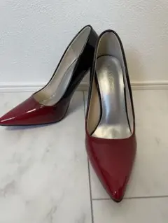 赤黒グラデーション エナメル ポインテッドトゥ ハイヒール