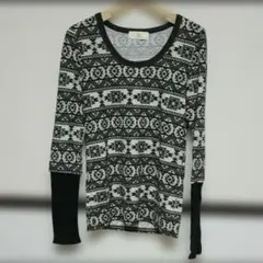 幾何学模様の長袖Tシャツ　ダブルクローゼット