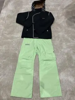 スノボウェア　スノーボードウエア 上下セット