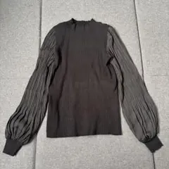 【NATURAL BEAUTY BASIC】異素材袖プリーツニット Mのサムネイル