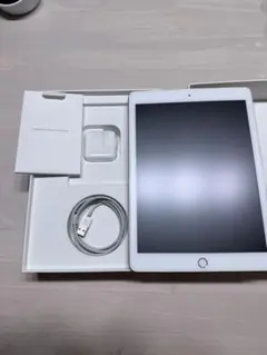 iPad(第6世代、Wi-fi、32GB) + Apple Pencil セット - メルカリ