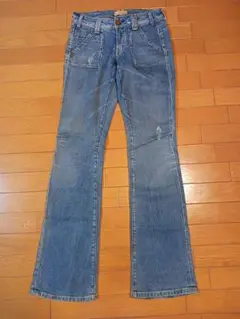 YANUK　サイズ25　ライトブルー フレアデニム　ダメージレディース　ヤヌーク