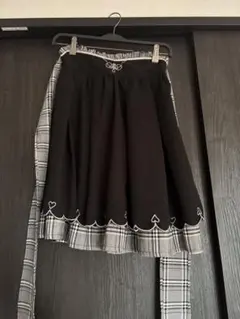 ブラックフレアスカート ハート刺繍