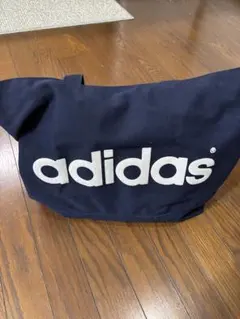 adidas ネイビー ショルダーバッグ