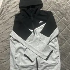 Nikeテックフリース-グレー＆ブラックパーカー/M