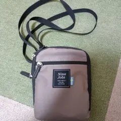 美品！Nina Jobs グレー ショルダーバッグ