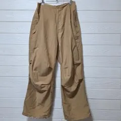 earthy ベージュ カーゴパンツ フロントボタン F