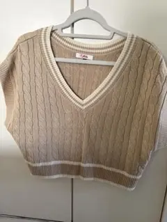 Pnklatte ベージュ ケーブルニット ベスト　L 160