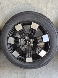 新型デリカD5 Pグレード 純正 タイヤホイール4本　純正ナット付き 新型デリカD5 Pグレード 純正 タイヤホイール4本 純正ナット付き