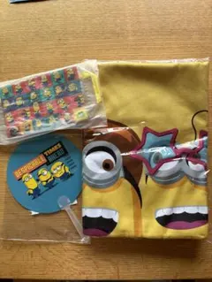 ミニオンズ　ビーチタオル　クリアポーチ　ミニうちわ