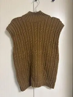 ZARA ケーブルニットベスト