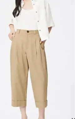 【新品未使用タグ付き】GU チノタッククロップドパンツQ ベージュ　Mのサムネイル