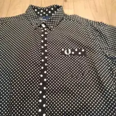 FRED PERRY（フレッドペリー）のポルカドット柄の半袖ボタンダウンシャツのサムネイル