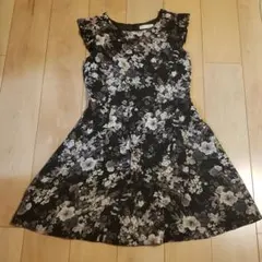 ぺイトンプレイス　PEYTON PLACE モノトーンフラワープリントドレス