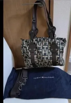 トミーヒルフィガー　ミニボストンバッグ