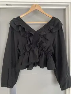 新品 AZUL長袖 フリルトップス ブラック Sのサムネイル