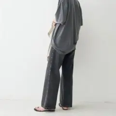 スピックアンドスパン　51/2 FLARE-LINE STUDS DENIM