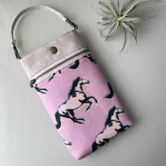 スマホポーチ　馬柄　ハンドメイド