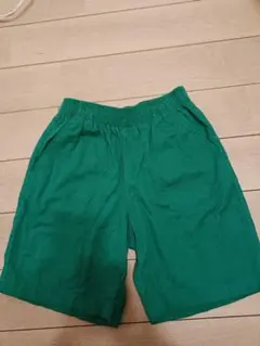 （キッズ）緑色 半ズボン ポケット付き