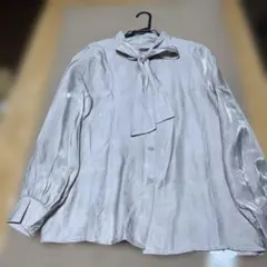 新品未使用　GRL グレイル ボウタイ付きブラウス　ラメ光沢