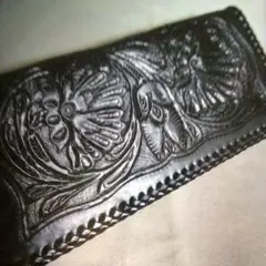 セール価格　格安　small village カービング　牛革　本革　長財布